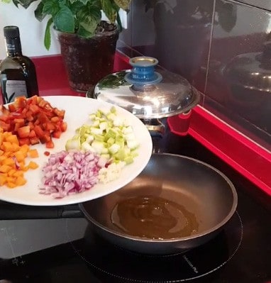 alubias alubias al curry con espinacas