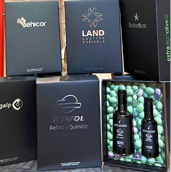 varios estuches regalo personalizados y serigrafiados